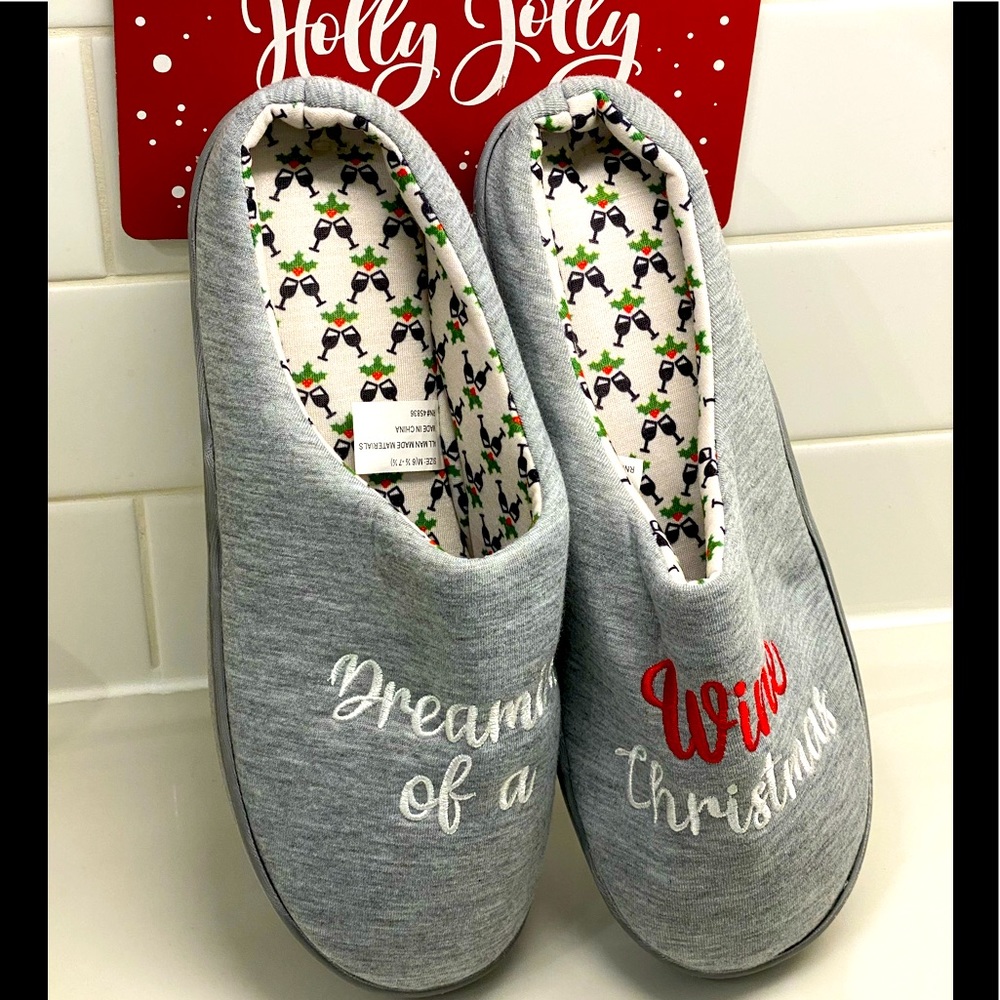 DREAMING OF A WINE CHRISTMAS MEDIUM 6.5-7.5 SLIPPERS NEW